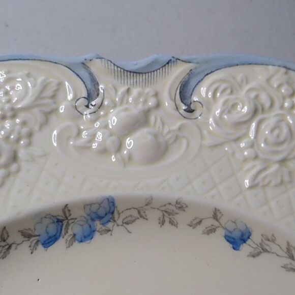 Vintage Crown Ducal A2913 Floral Embossed Cream and Blue Plate - Picture 7 of 7